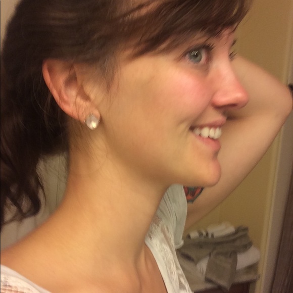 Meet your Posher, Stephanie - Picture 1 of 1